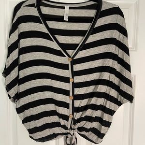 Jolie LA Button-Up Top